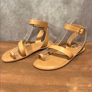Universal Thread Kenya vegan leather sandals size 6
